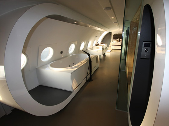 Cold-War-Aircraft-a-hotel-suite-1